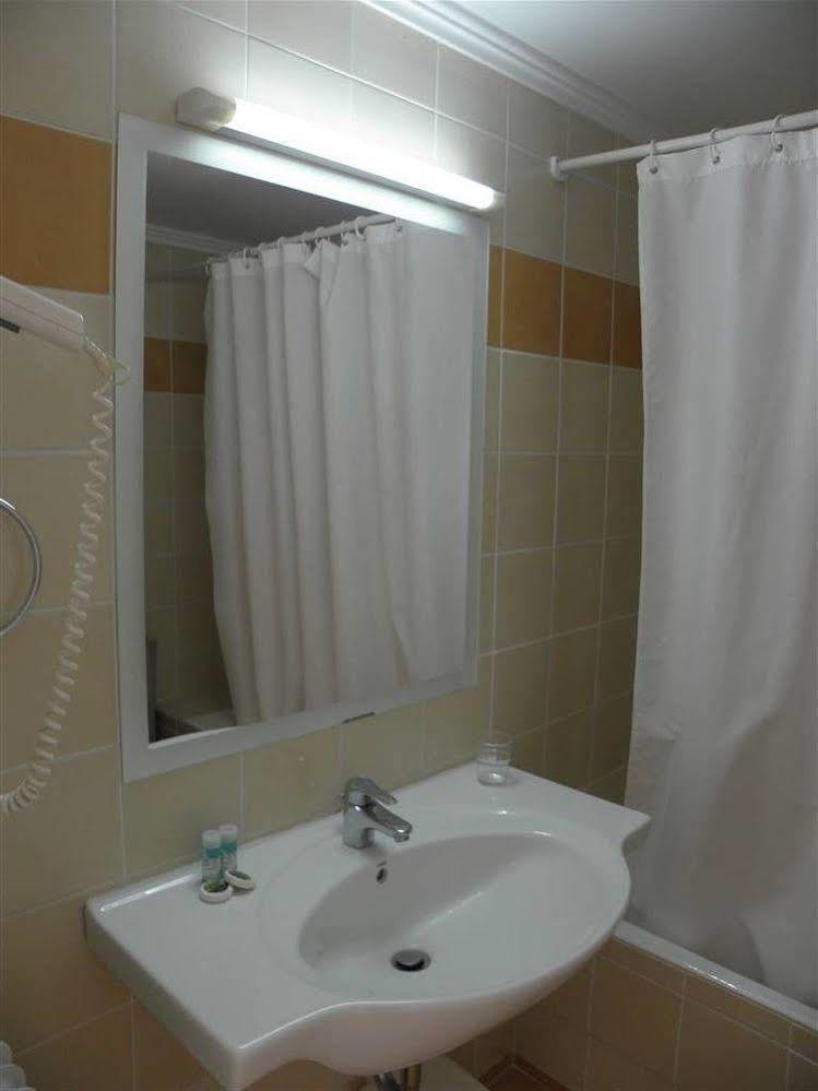 Hotel Theoxenia Loutráki Dış mekan fotoğraf